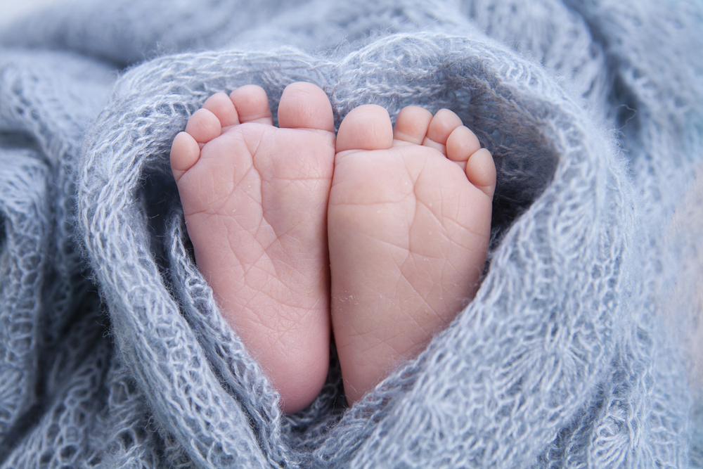 nouveau-ne-pieds