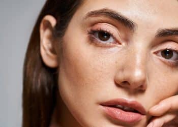 femme yeux